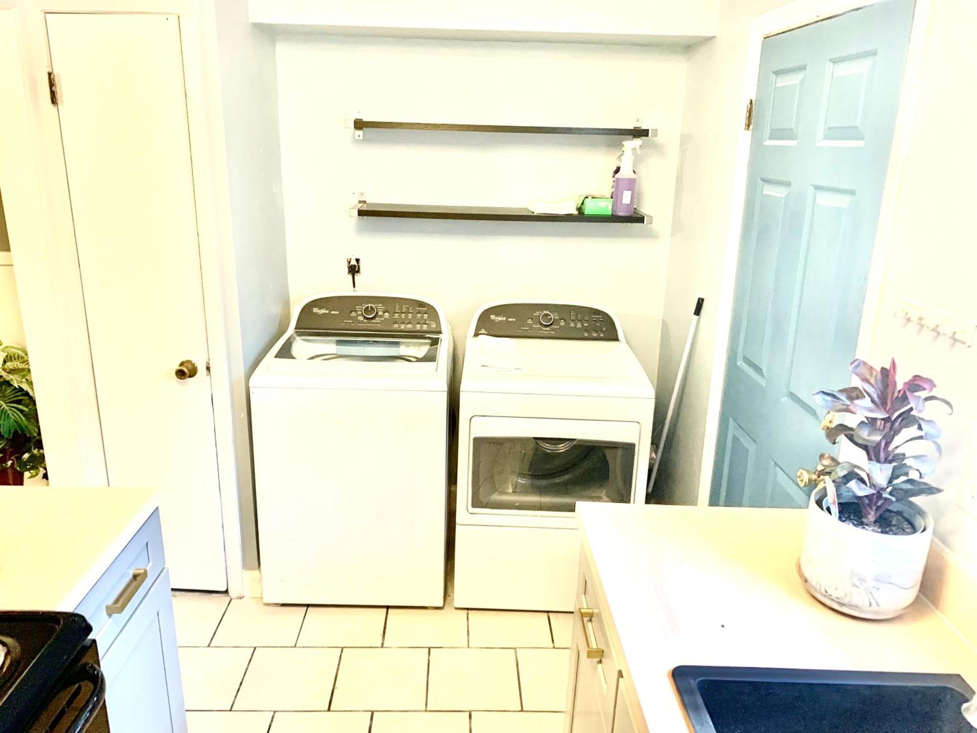 Blue Oval -king Bed-2bedrooms 1,5 Bath Memphis