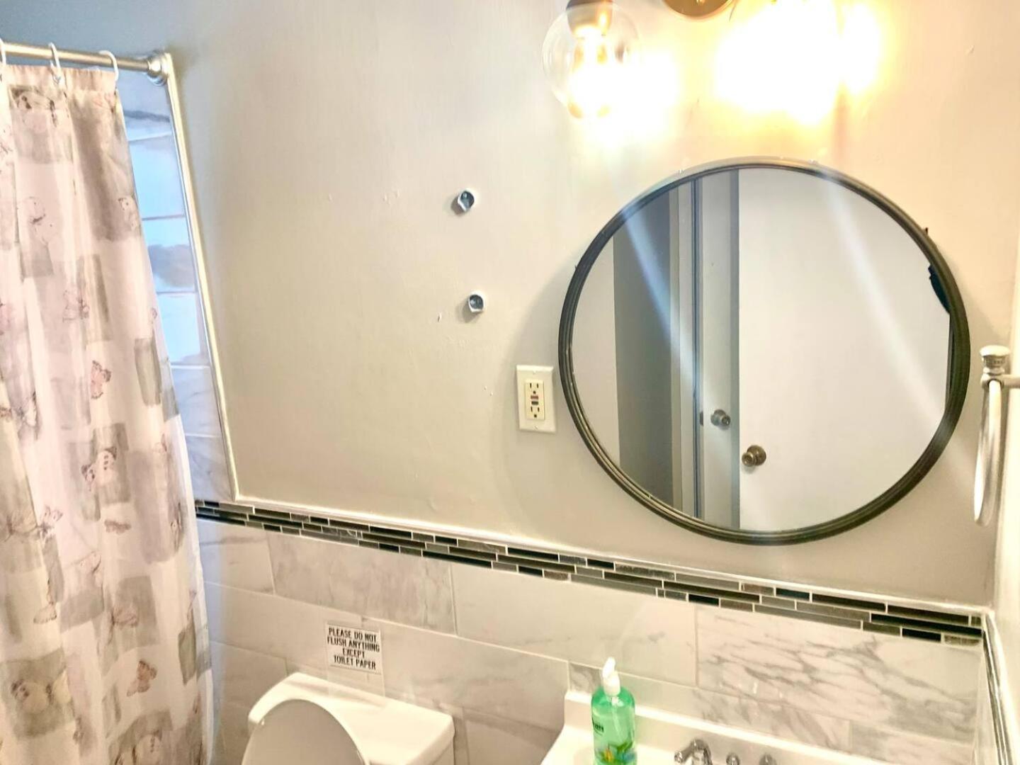 Blue Oval -king Bed-2bedrooms 1,5 Bath
